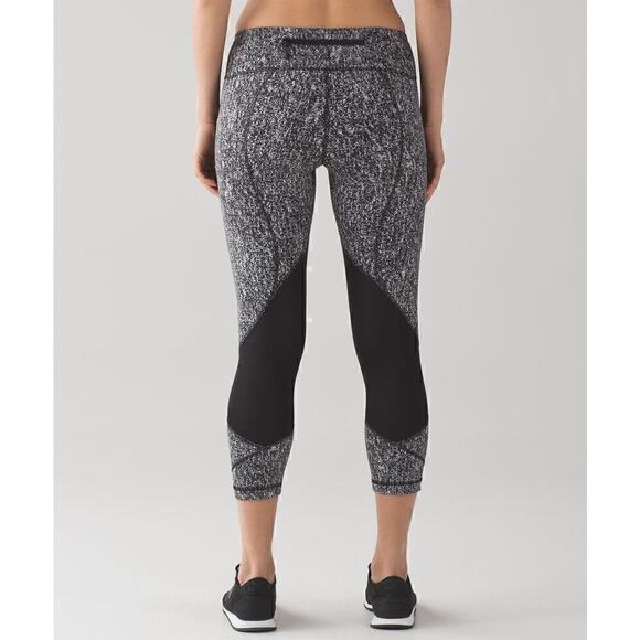 Lululemon Pace Rival Crop Leggings Women's Black White Size 12 - Picture 2 of 6